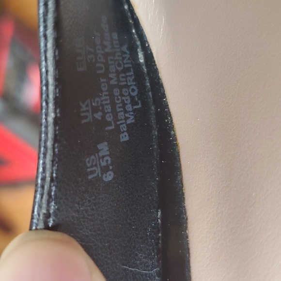 Franco Sarto Classic Black Leather  Pump - Picture 4 of 7